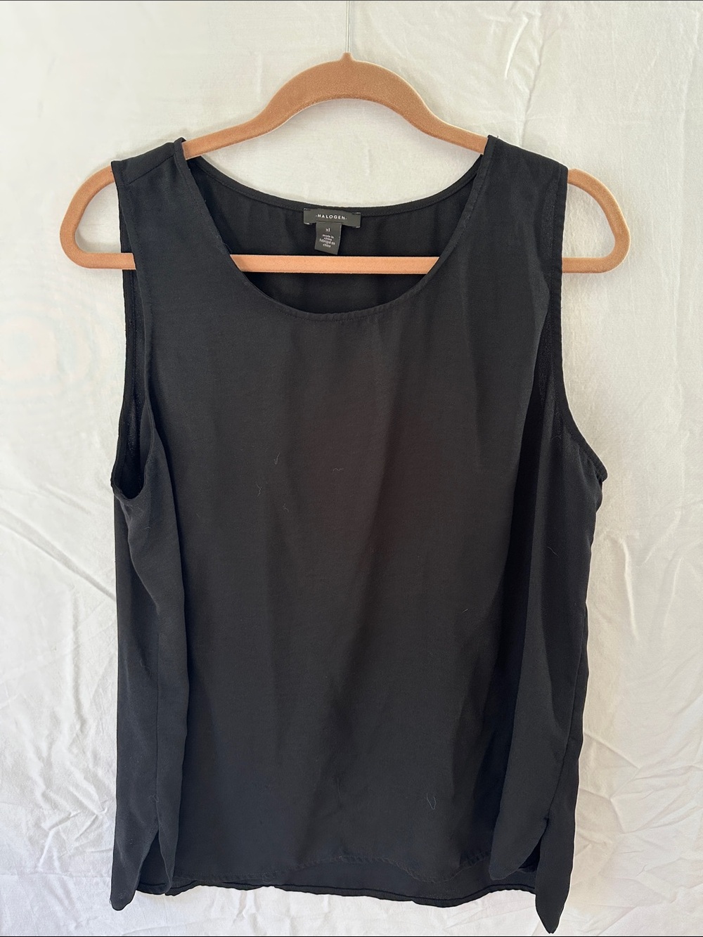 Halogen Black Sleeveless Round-Neck Blouse